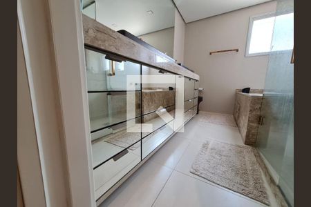 Apartamento à venda com 197m², 3 quartos e 3 vagas Apartamento à venda com 197m², 3 quartos e 3 vagasBanheiro da Suíte 1