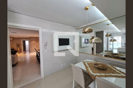Apartamento à venda com 197m², 3 quartos e 3 vagas Apartamento à venda com 197m², 3 quartos e 3 vagasCozinha