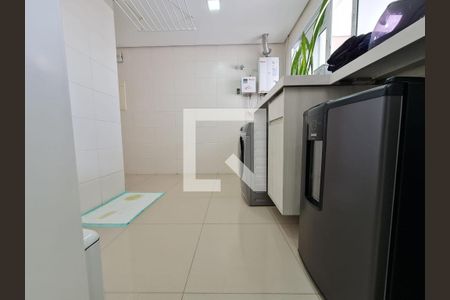 Apartamento à venda com 197m², 3 quartos e 3 vagas Apartamento à venda com 197m², 3 quartos e 3 vagasÁrea de Serviço