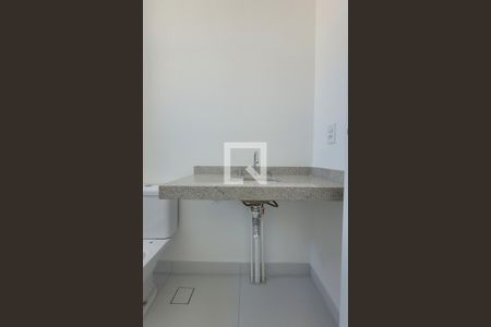 Apartamento à venda com 80m², 2 quartos e 2 vagas Apartamento à venda com 80m², 2 quartos e 2 vagasBanheiro da suíte