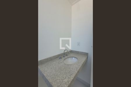 Apartamento à venda com 80m², 2 quartos e 2 vagas Apartamento à venda com 80m², 2 quartos e 2 vagasBanheiro da suíte