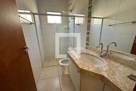 Apartamento para alugar com 61m², 2 quartos e 1 vaga Apartamento para alugar com 61m², 2 quartos e 1 vagaBanheiro da Suíte