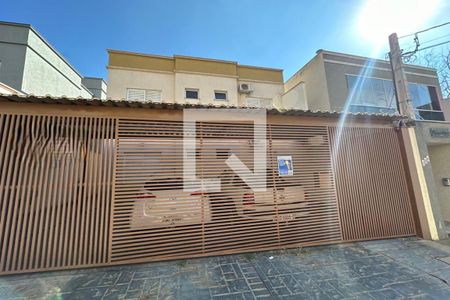 Apartamento para alugar com 61m², 2 quartos e 1 vaga Apartamento para alugar com 61m², 2 quartos e 1 vagaFachada