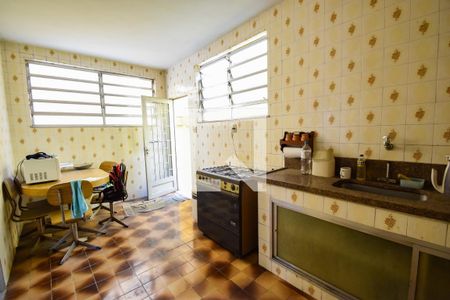 Casa à venda com 185m², 4 quartos e 3 vagas Casa à venda com 185m², 4 quartos e 3 vagasCozinha