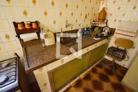 Casa à venda com 185m², 4 quartos e 3 vagas Casa à venda com 185m², 4 quartos e 3 vagasCozinha - Torneira