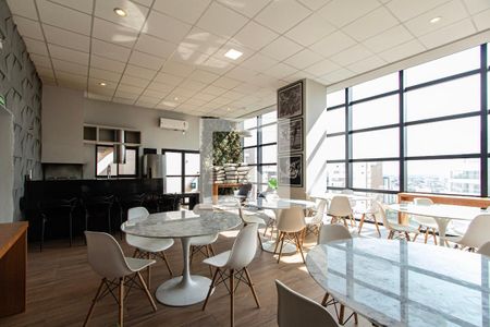Apartamento para alugar com 48m², 2 quartos e 1 vaga Apartamento para alugar com 48m², 2 quartos e 1 vagaÁrea comum - Salão de festas