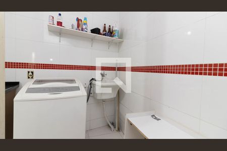 Casa à venda com 350m², 5 quartos e 1 vaga Casa à venda com 350m², 5 quartos e 1 vagaCasa 1 - Área de Serviço