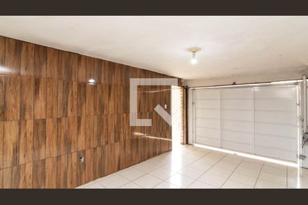 Casa à venda com 350m², 5 quartos e 1 vaga Casa à venda com 350m², 5 quartos e 1 vagaGaragem