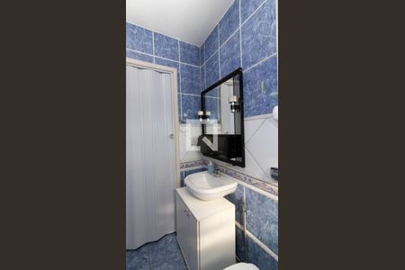 Casa à venda com 350m², 5 quartos e 1 vaga Casa à venda com 350m², 5 quartos e 1 vagaCasa 2 - Banheiro