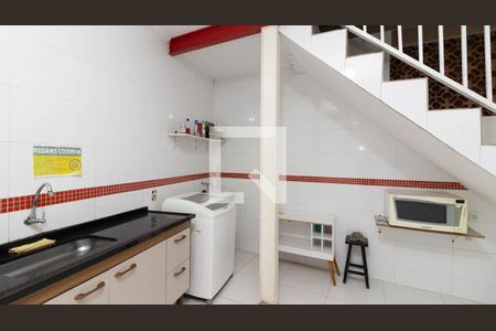 Casa à venda com 350m², 5 quartos e 1 vaga Casa à venda com 350m², 5 quartos e 1 vagaCasa 1 - Área de Serviço