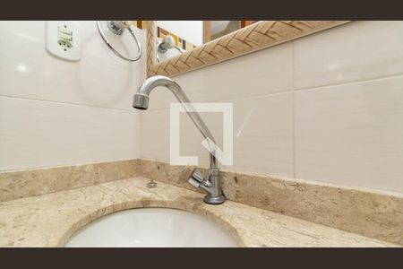 Casa à venda com 350m², 5 quartos e 1 vaga Casa à venda com 350m², 5 quartos e 1 vagaCasa 1 - Banheiro 1