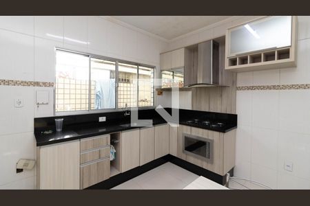 Casa à venda com 350m², 5 quartos e 1 vaga Casa à venda com 350m², 5 quartos e 1 vagaCasa 1 - Cozinha