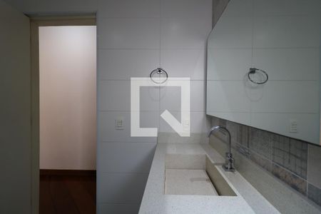 Casa à venda com 210m², 3 quartos e 2 vagasBanheiro 2