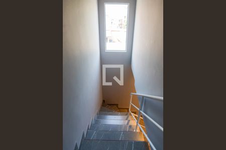 Casa de condomínio para alugar com 70m², 2 quartos e 1 vaga Casa de condomínio para alugar com 70m², 2 quartos e 1 vagaEscada