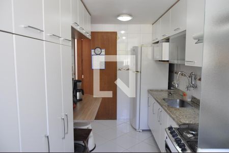 Apartamento à venda com 65m², 2 quartos e 1 vagaCozinha 