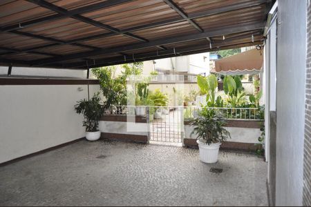 Apartamento à venda com 65m², 2 quartos e 1 vagaÁrea comum