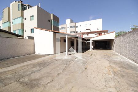 Quintal de casa para alugar com 4 quartos, 300m² em Umuarama, Uberlândia