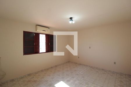 Quarto 1 de casa para alugar com 4 quartos, 300m² em Umuarama, Uberlândia