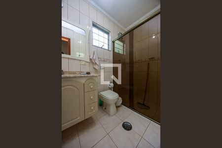 Casa à venda com 250m², 3 quartos e 1 vagaSuíte - Banheiro