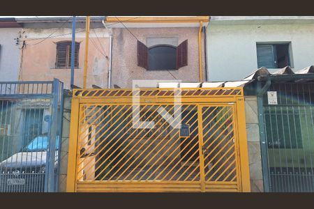 Casa à venda com 80m², 2 quartos e 1 vaga Casa à venda com 80m², 2 quartos e 1 vagaFachada