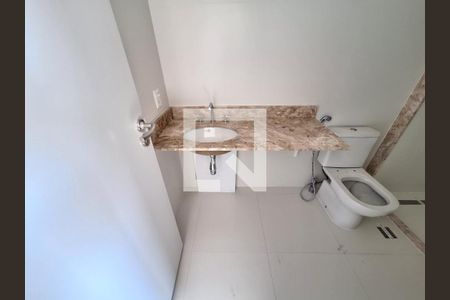 Apartamento à venda com 181m², 4 quartos e 1 vagaBanheiro da suíte 2