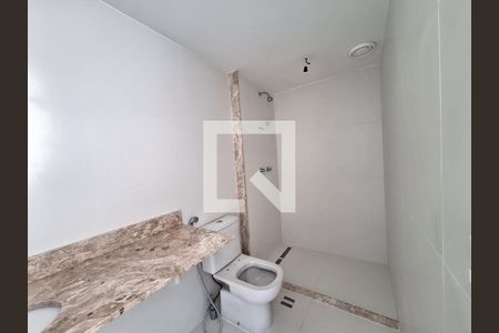 Apartamento à venda com 181m², 4 quartos e 1 vagaBanheiro da suíte 2
