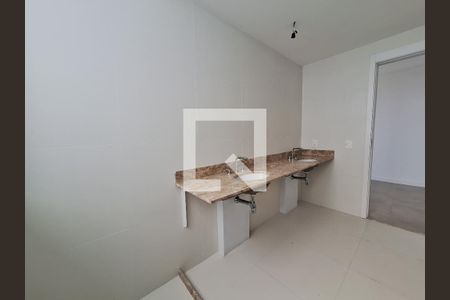 Apartamento à venda com 181m², 4 quartos e 1 vagaBanheiro da suíte 3