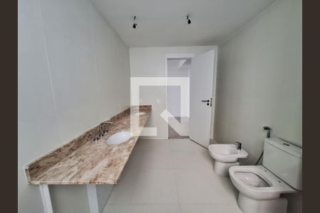 Apartamento à venda com 181m², 4 quartos e 1 vagaBanheiro da suíte 3