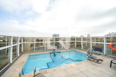 Studio à venda com 29m², 1 quarto e 1 vaga Studio à venda com 29m², 1 quarto e 1 vagaPiscina