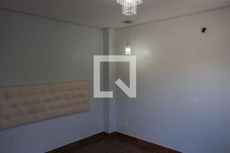 QUARTO 1 ÁREA DOS FUNDOS de casa de condomínio para alugar com 3 quartos, 418m² em Loteamento Parque dos Alecrins, Campinas