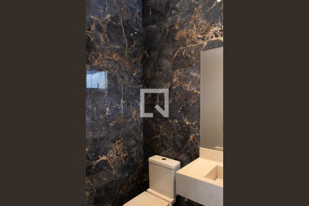 LAVABO de casa de condomínio para alugar com 3 quartos, 418m² em Loteamento Parque dos Alecrins, Campinas