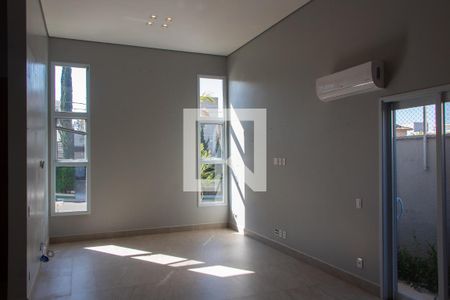 SALA de casa de condomínio para alugar com 3 quartos, 418m² em Loteamento Parque dos Alecrins, Campinas