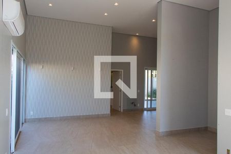 SALA de casa de condomínio para alugar com 3 quartos, 418m² em Loteamento Parque dos Alecrins, Campinas