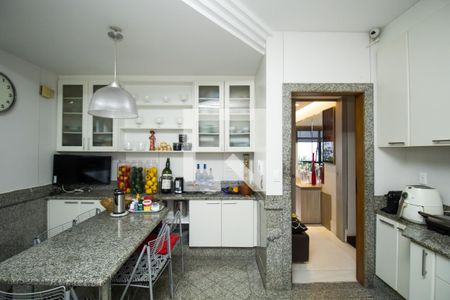 Apartamento à venda com 300m², 4 quartos e 4 vagasCozinha