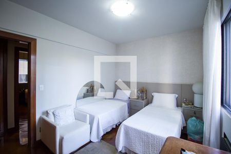 Apartamento à venda com 300m², 4 quartos e 4 vagasSuíte 2