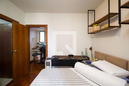 Apartamento à venda com 300m², 4 quartos e 4 vagasSuíte 3