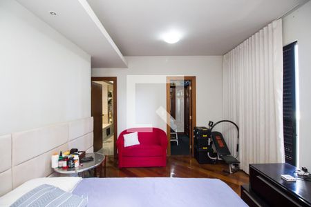 Apartamento à venda com 300m², 4 quartos e 4 vagasSuíte 4