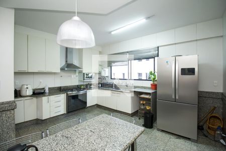 Apartamento à venda com 300m², 4 quartos e 4 vagasCozinha