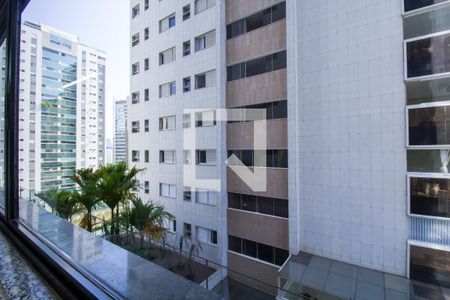 Apartamento à venda com 300m², 4 quartos e 4 vagasVista da Área de Serviço