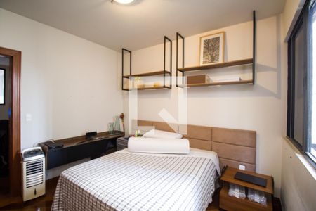 Apartamento à venda com 300m², 4 quartos e 4 vagasSuíte 3