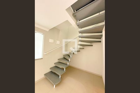 Apartamento para alugar com 132m², 3 quartos e 1 vagaEscada