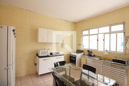 Casa à venda com 167m², 2 quartos e 1 vagaCozinha 