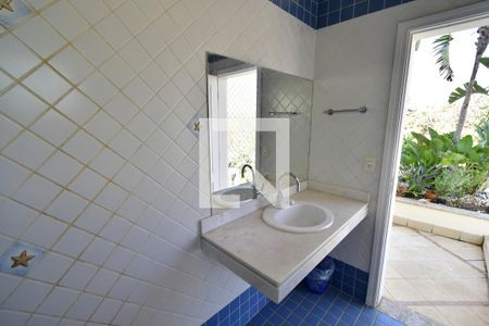 Casa de condomínio para alugar com 650m², 5 quartos e 4 vagasBanheiro 9 - Churrasqueira