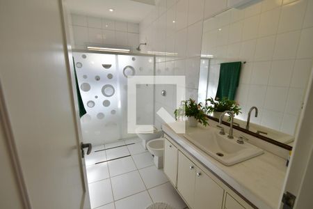 Casa de condomínio para alugar com 650m², 5 quartos e 4 vagasBanheiro 1