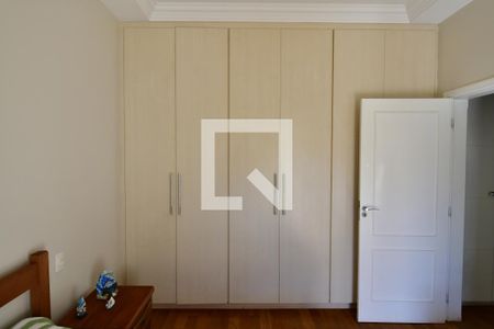 Casa de condomínio para alugar com 650m², 5 quartos e 4 vagasQuarto 1 - Armários