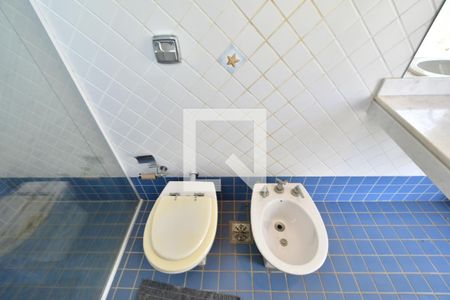 Casa de condomínio para alugar com 650m², 5 quartos e 4 vagasBanheiro 9 - Churrasqueira