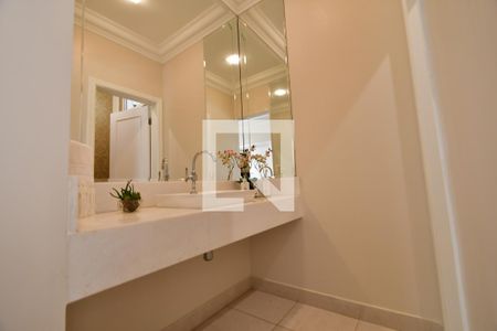 Casa de condomínio para alugar com 650m², 5 quartos e 4 vagasBanheiro 7 - Lavabo