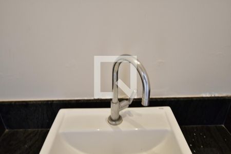 Casa de condomínio para alugar com 650m², 5 quartos e 4 vagasBanheiro 11 - Lavabo Salão Detalhe