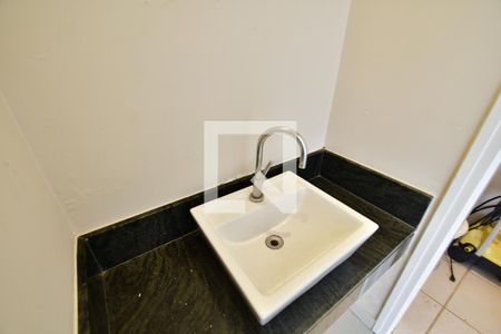 Casa de condomínio para alugar com 650m², 5 quartos e 4 vagasBanheiro 10 - Lavabo Salão