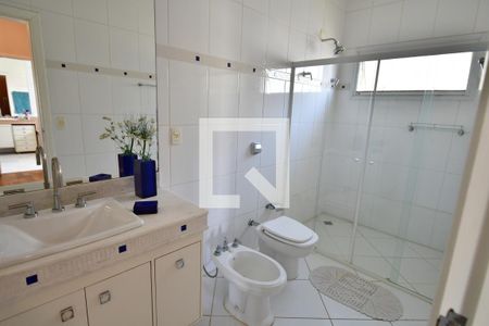 Casa de condomínio para alugar com 650m², 5 quartos e 4 vagasBanheiro 4 - Suíte